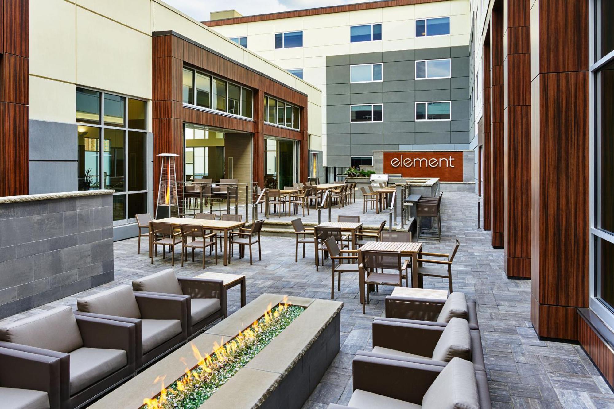 Element Fargo Hotell West Fargo Exteriör bild